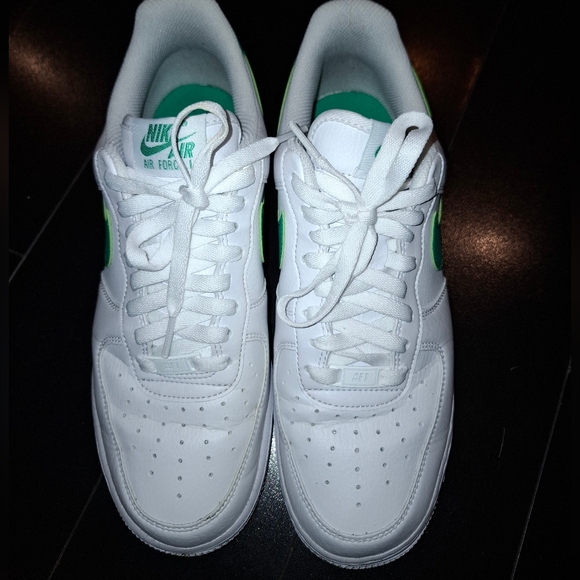 Nike AirForce 1 - Picture 3 of 8